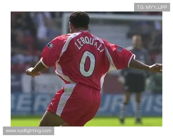 11号球衣背后的传奇故事与足球明星的辉煌人生揭秘 11号球衣背后的传奇故事与足球明星的辉煌人生揭秘